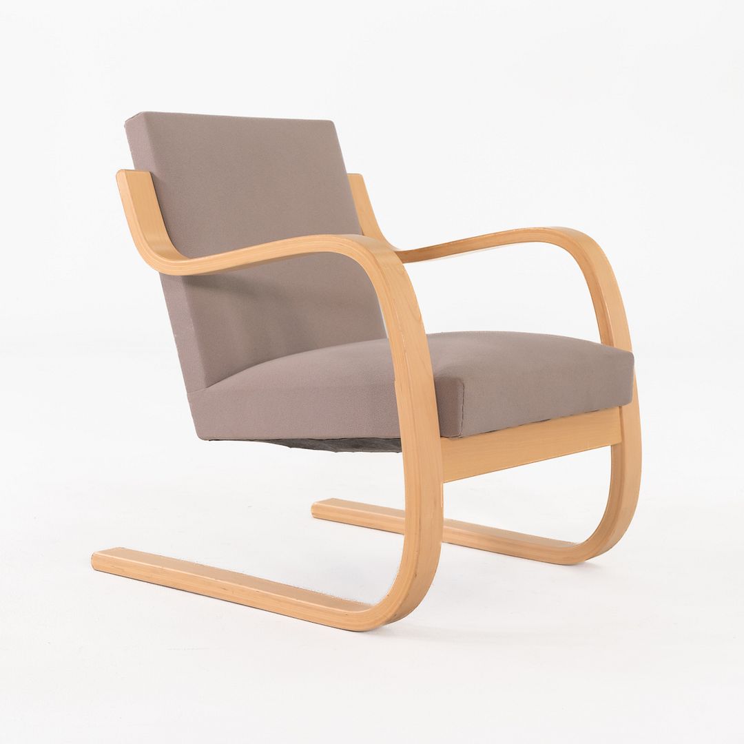 402 Lounge Chair