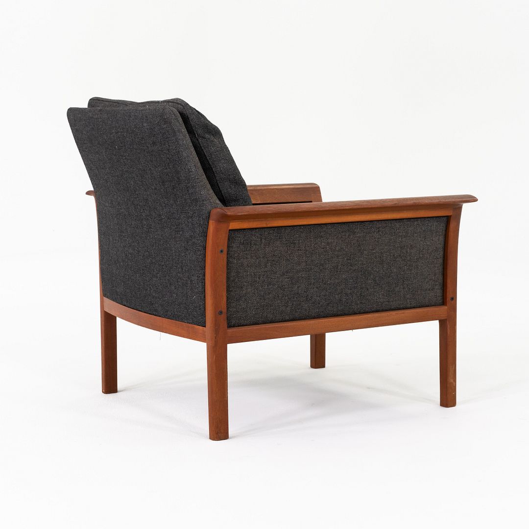 Model 500 Lounge Chair