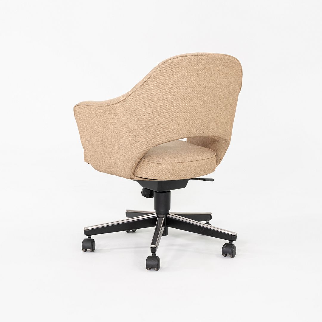 Saarinen Executive Arm Chair with Swivel Base