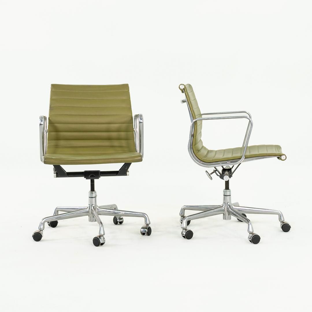 Aluminum Group Management Desk Chair, Model EA335