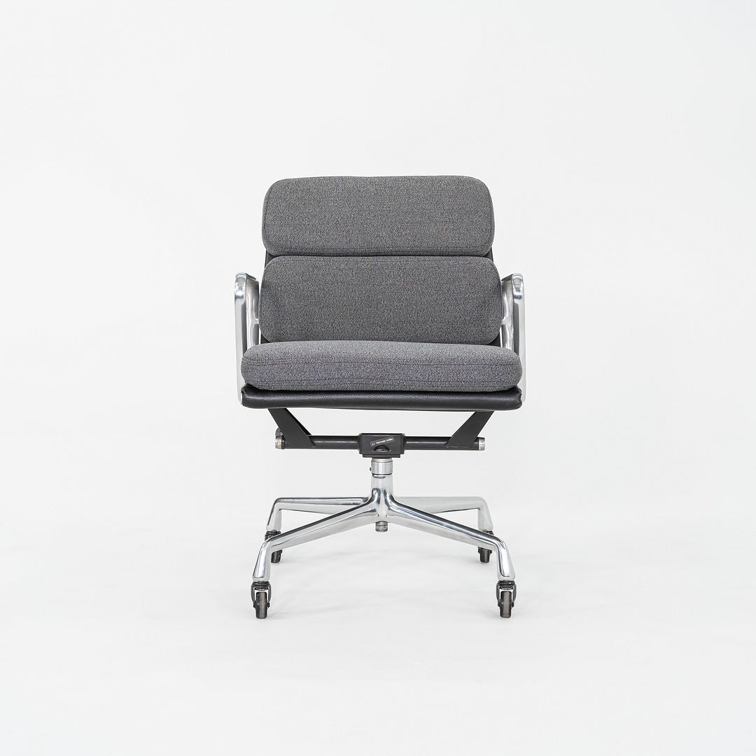 Eames Soft Pad Management Chair, Model EA417