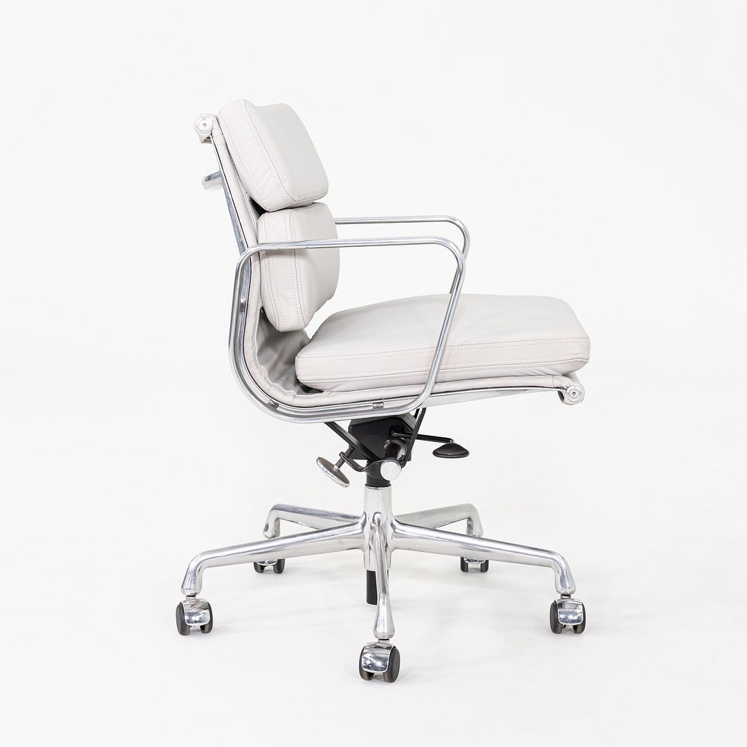 Soft Pad Management Desk Chair, EA435