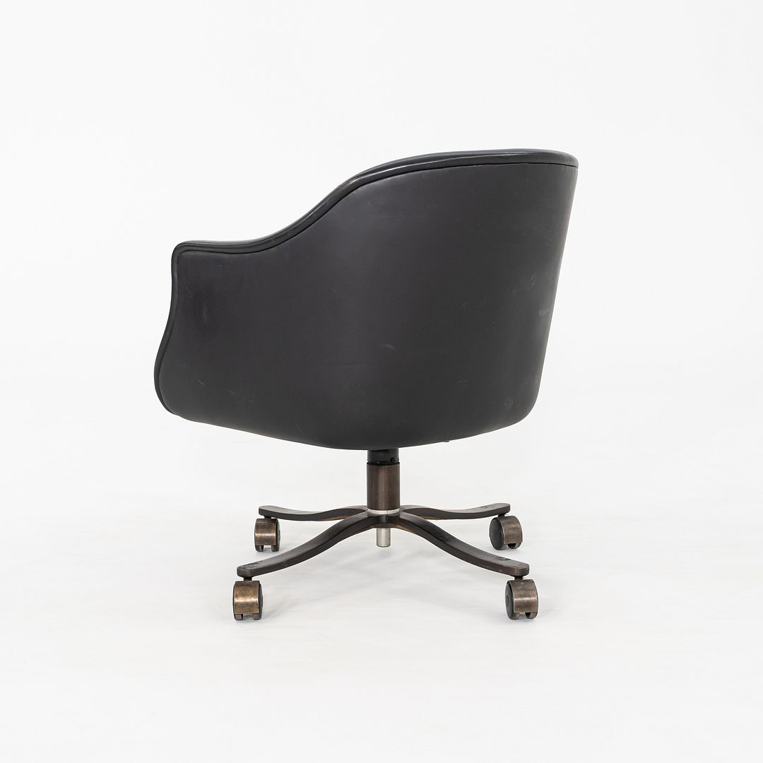 CH6 Bucket Chair