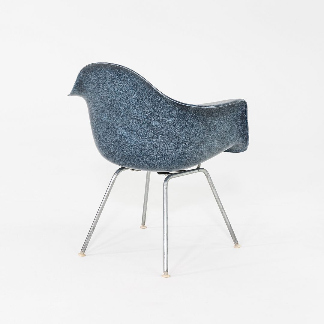 MAX Armchair