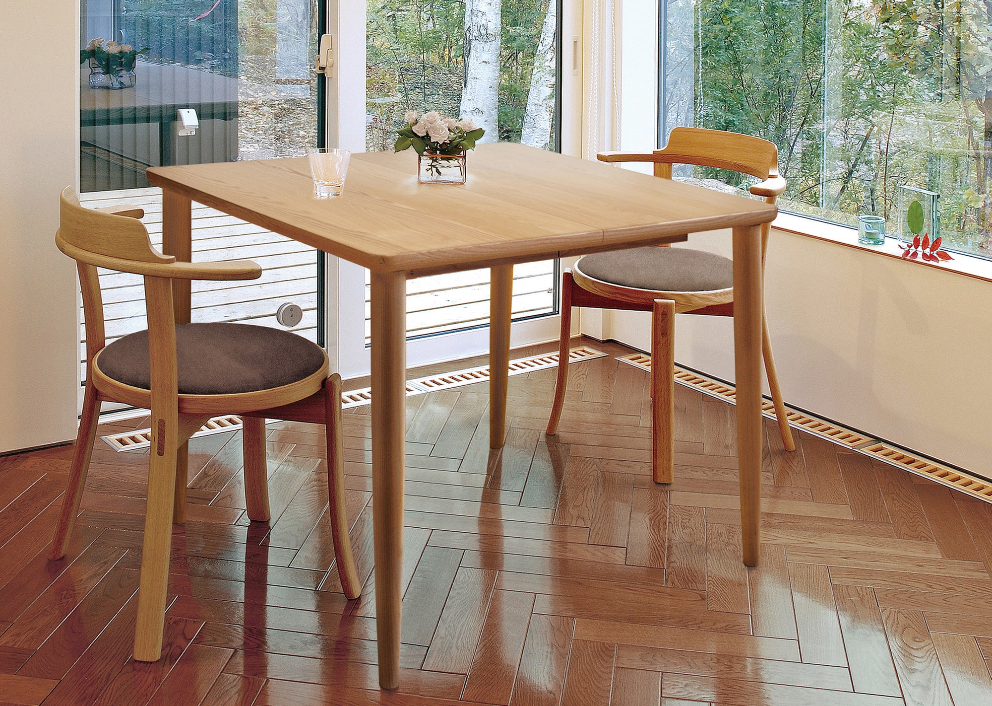 Mom Extension Dining Table — Round and Square