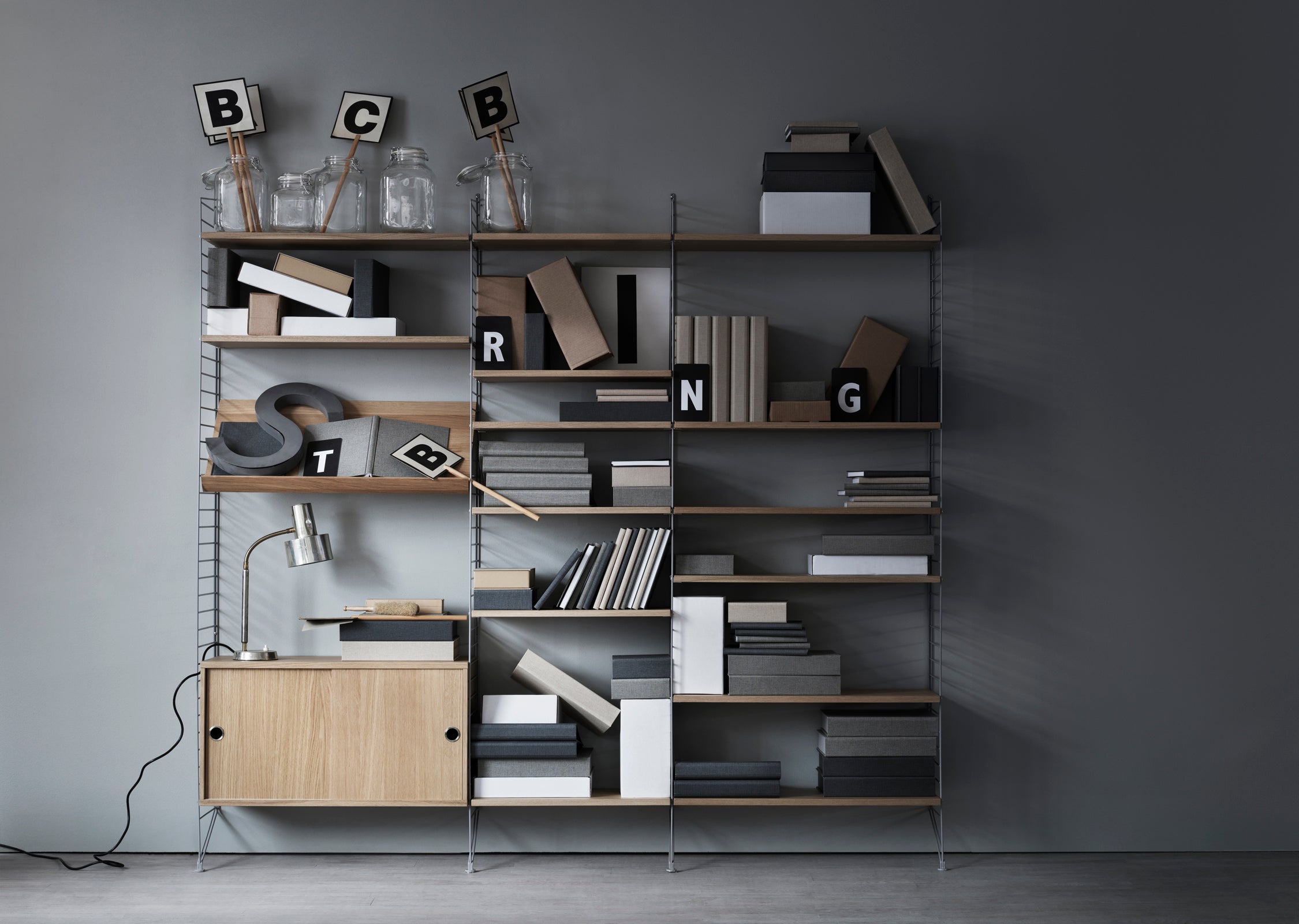 String Livingroom Shelving