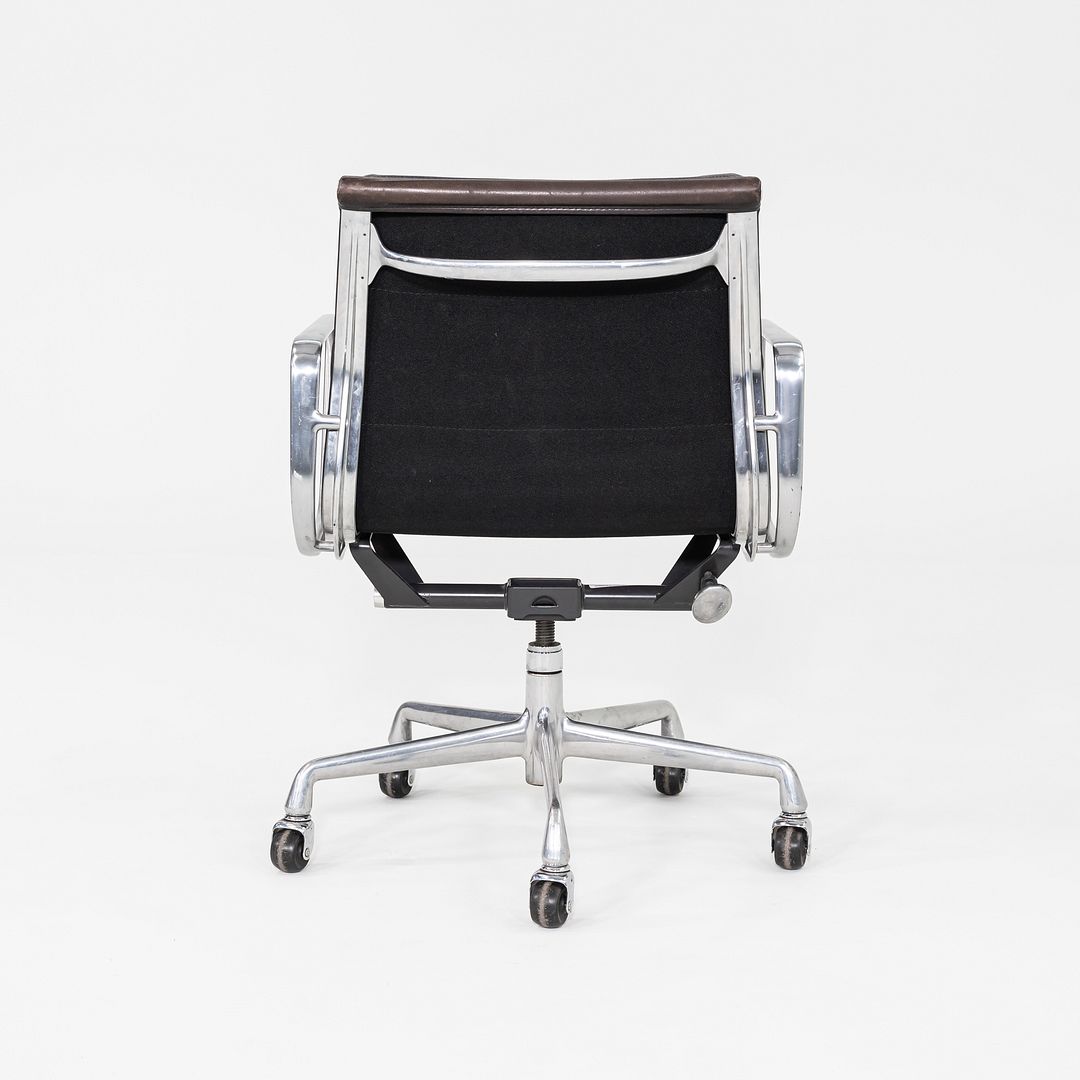 Soft Pad Management Chair, EA435