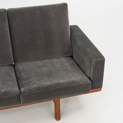 GE236 Sofa