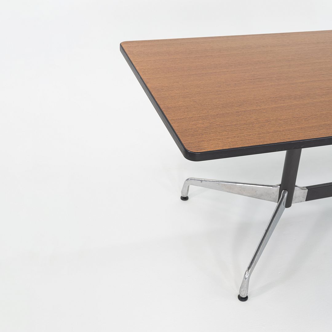 Segmented Conference Table, Model ET143