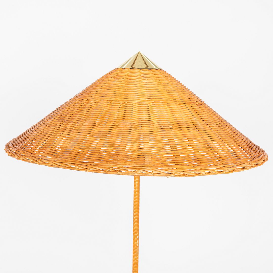 9602 Floor Lamp