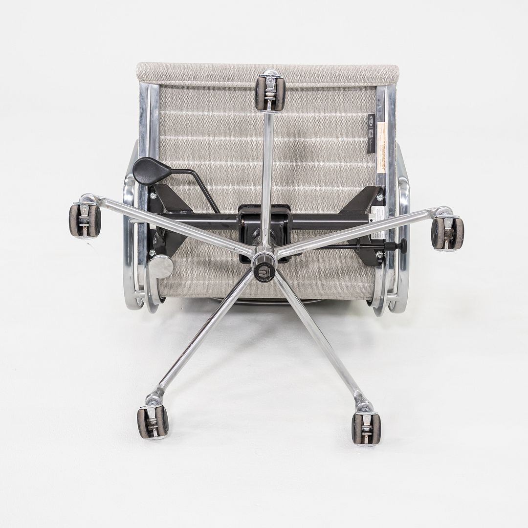 Aluminum Group Management Desk Chair, Model EA335