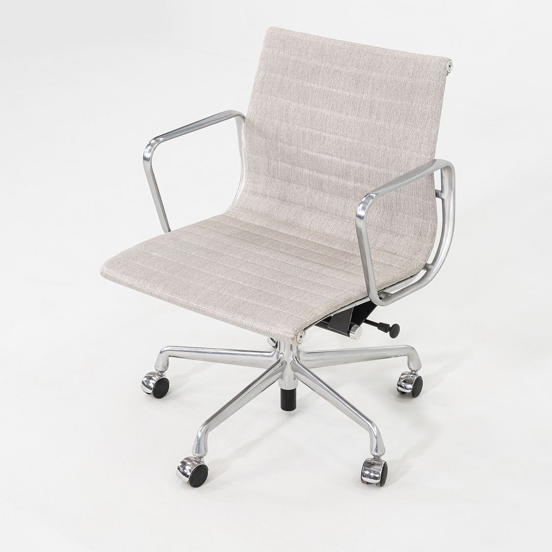 Aluminum Group Management Desk Chair, Model EA335