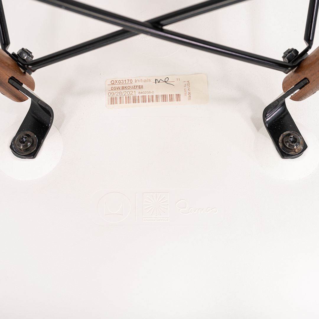 DSW Chair