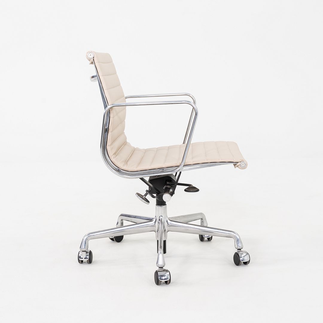 Aluminum Group Management Desk Chair, Model EA335