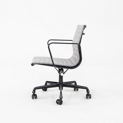 Aluminum Group Management Desk Chair, EA335