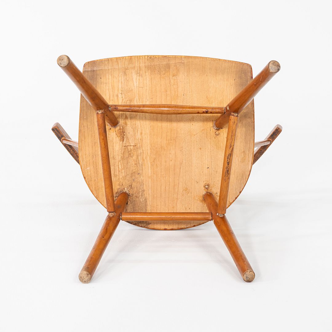 N19 Straight Chair