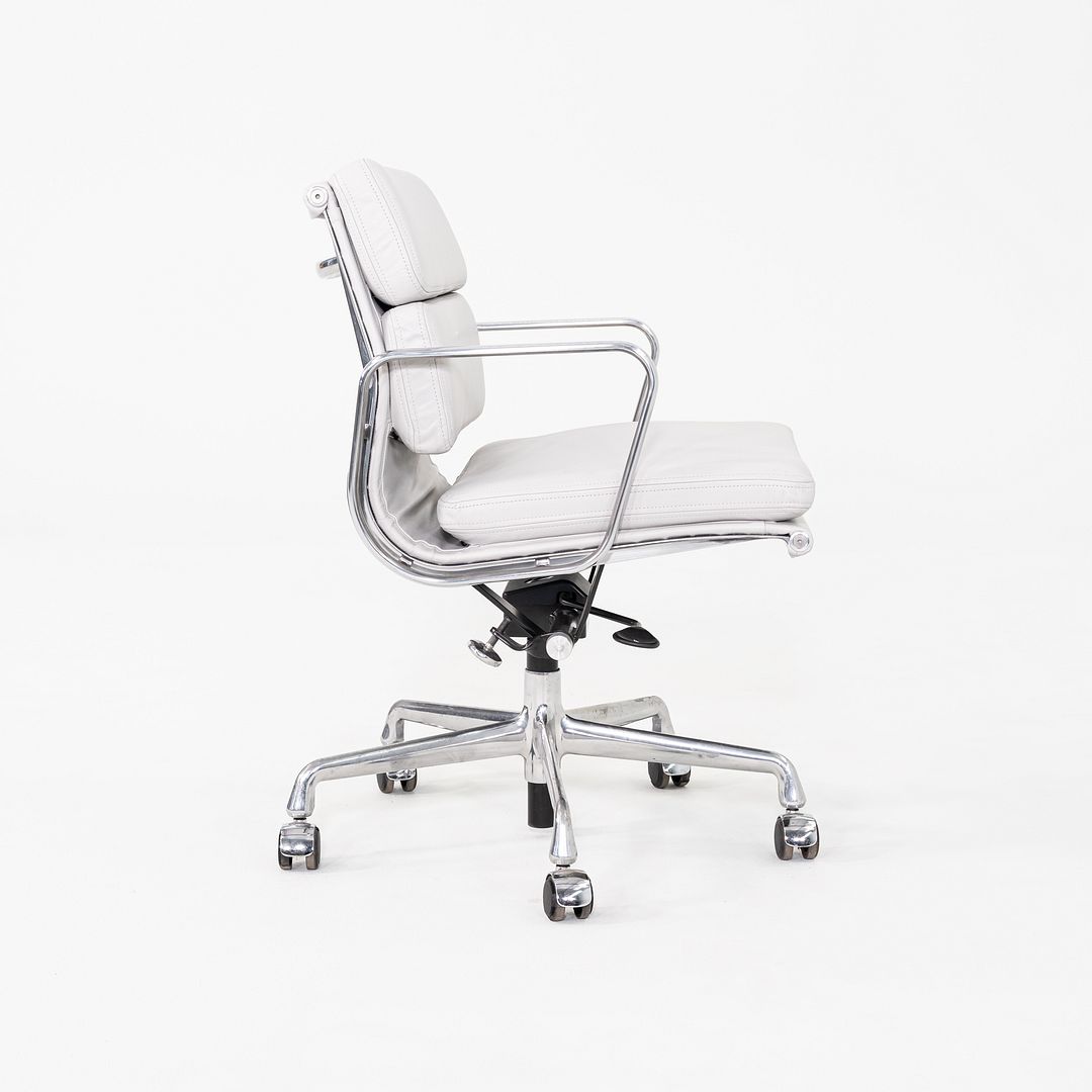 Soft Pad Management Desk Chair, EA435