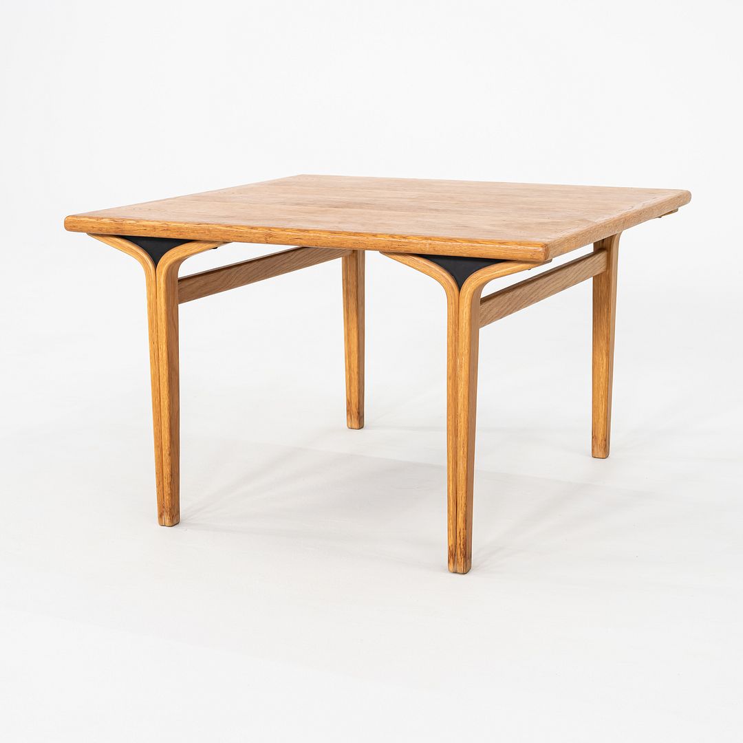 1300 Series Side Table