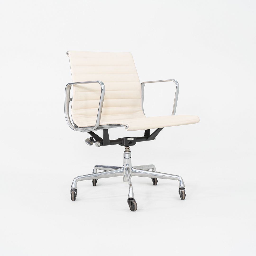Aluminum Group Management Chair, Model EA335