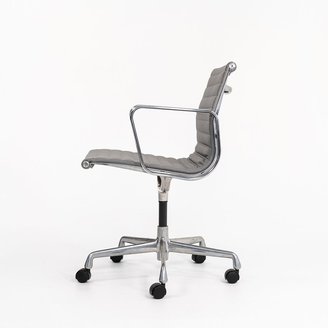 Eames Aluminum Group Management Desk Chair, Model EA108