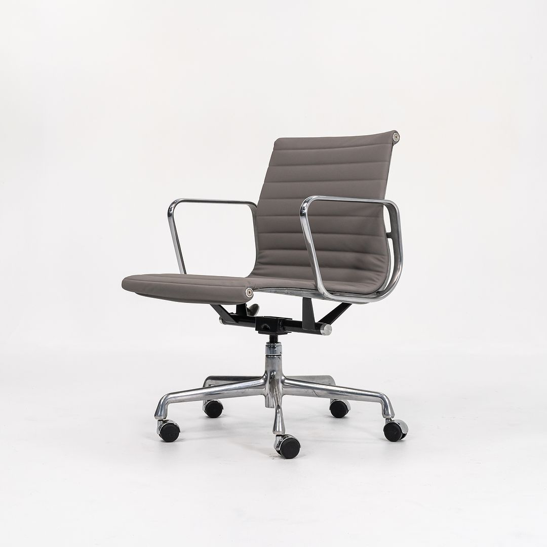 Eames Aluminum Group Management Desk Chair