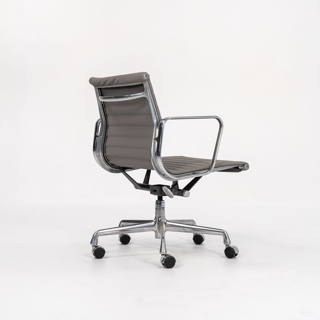 Eames Aluminum Group Management Desk Chair