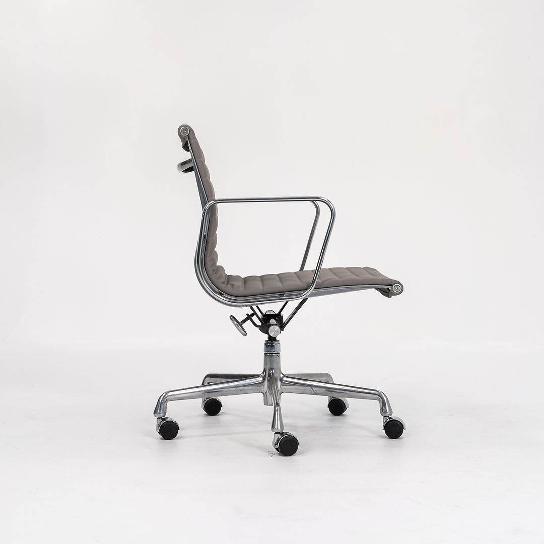 デスクチェア LOOPWHEELER EAMES ALUMINUM GROUP CHAIR Best Eames Aluminum Group Office Chair | Top Grain Leather Review 2026
