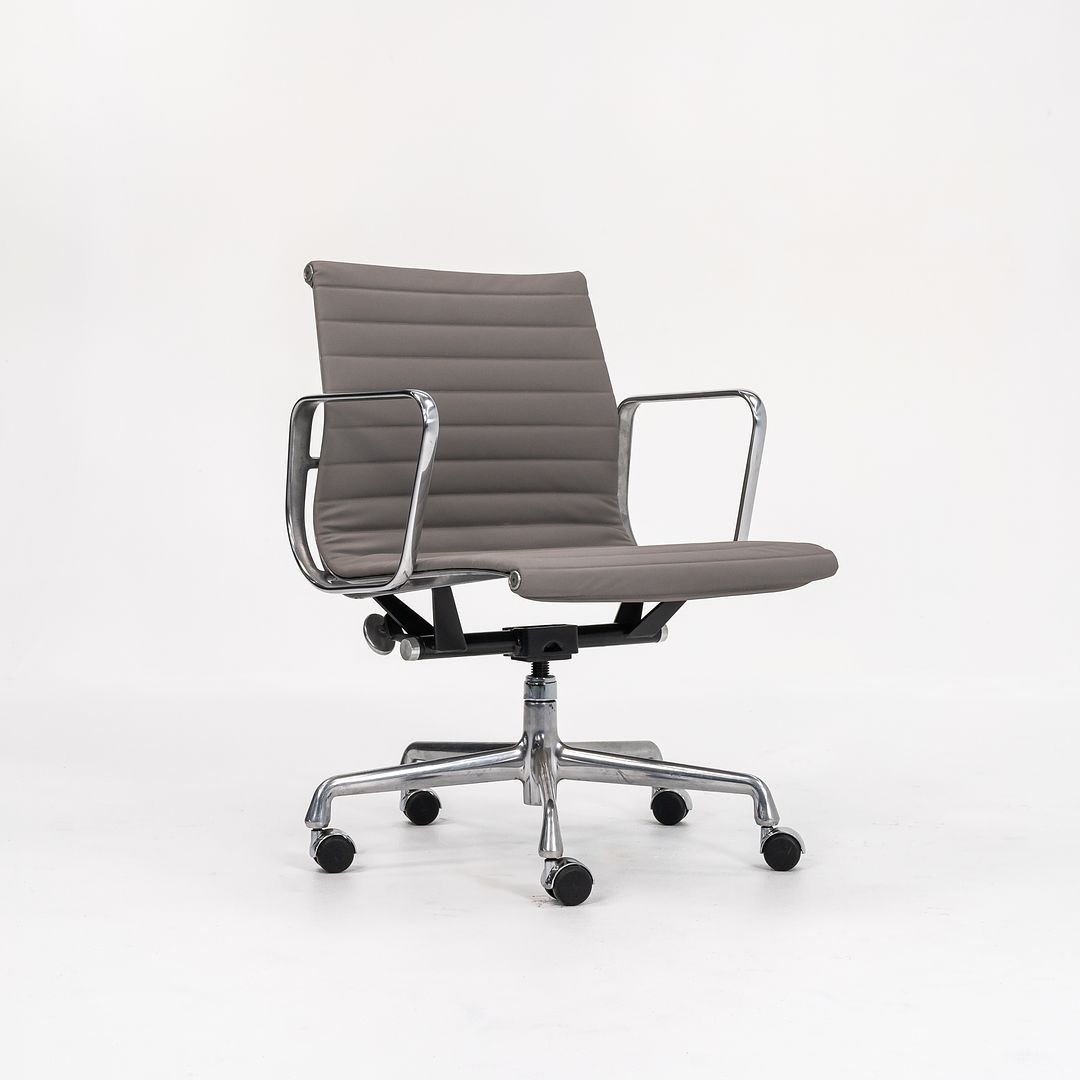 Eames Aluminum Group Management Desk Chair