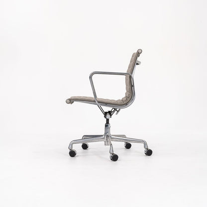 Aluminum Group Management Chair, EA335