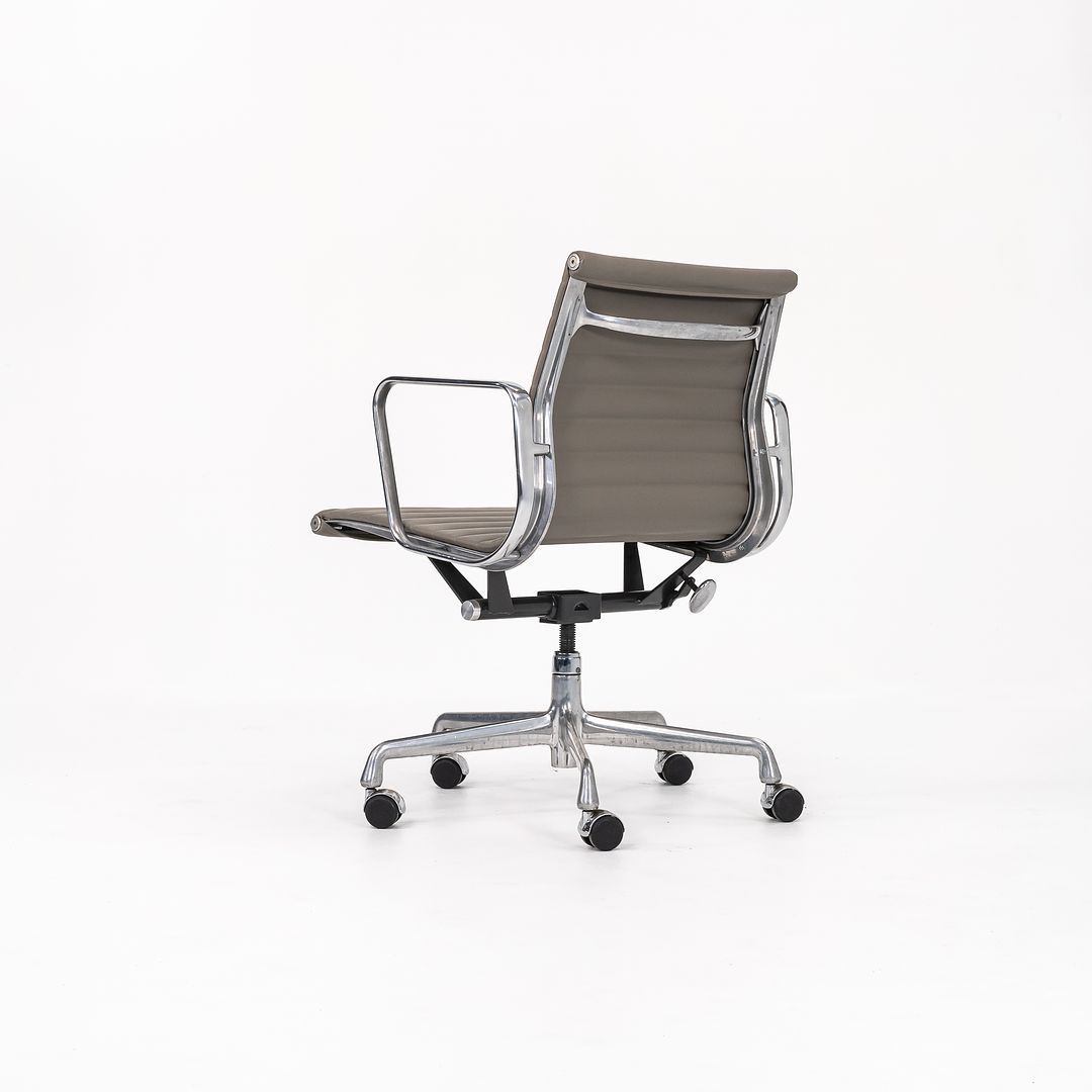 Aluminum Group Management Chair, EA335