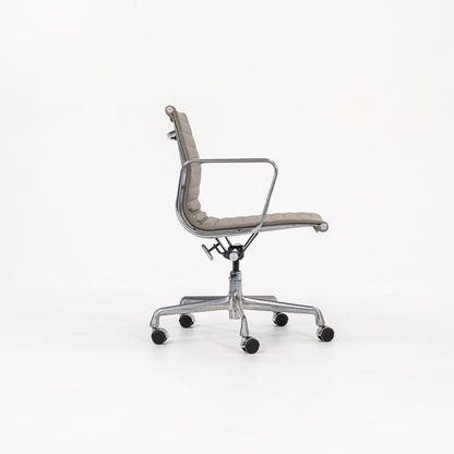 Aluminum Group Management Chair, EA335