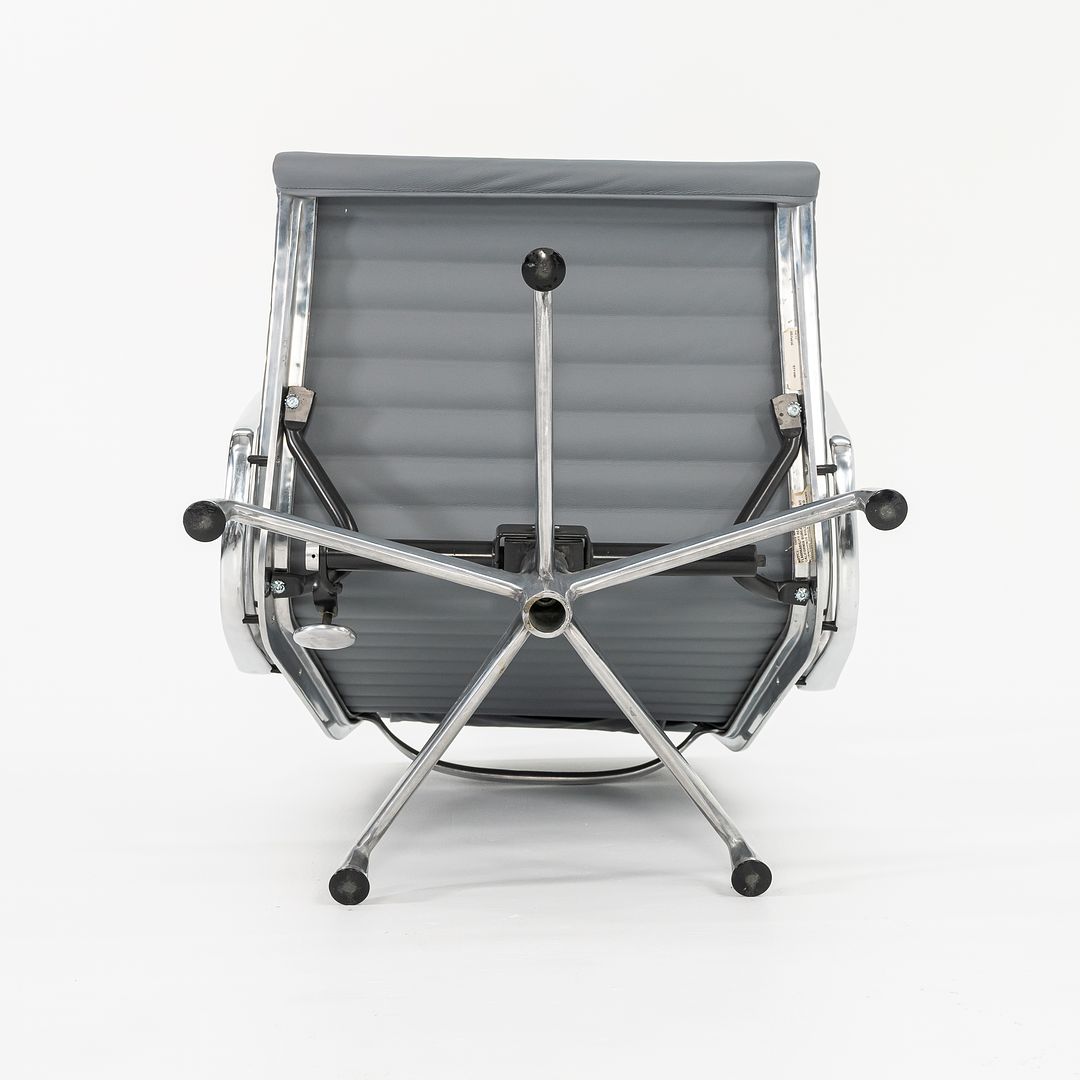 Aluminum Group Lounge Chair, model EA124