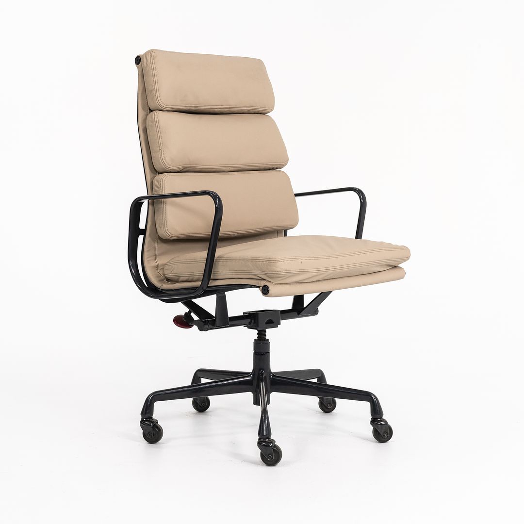 Soft Pad Executive Chair, Model EA219