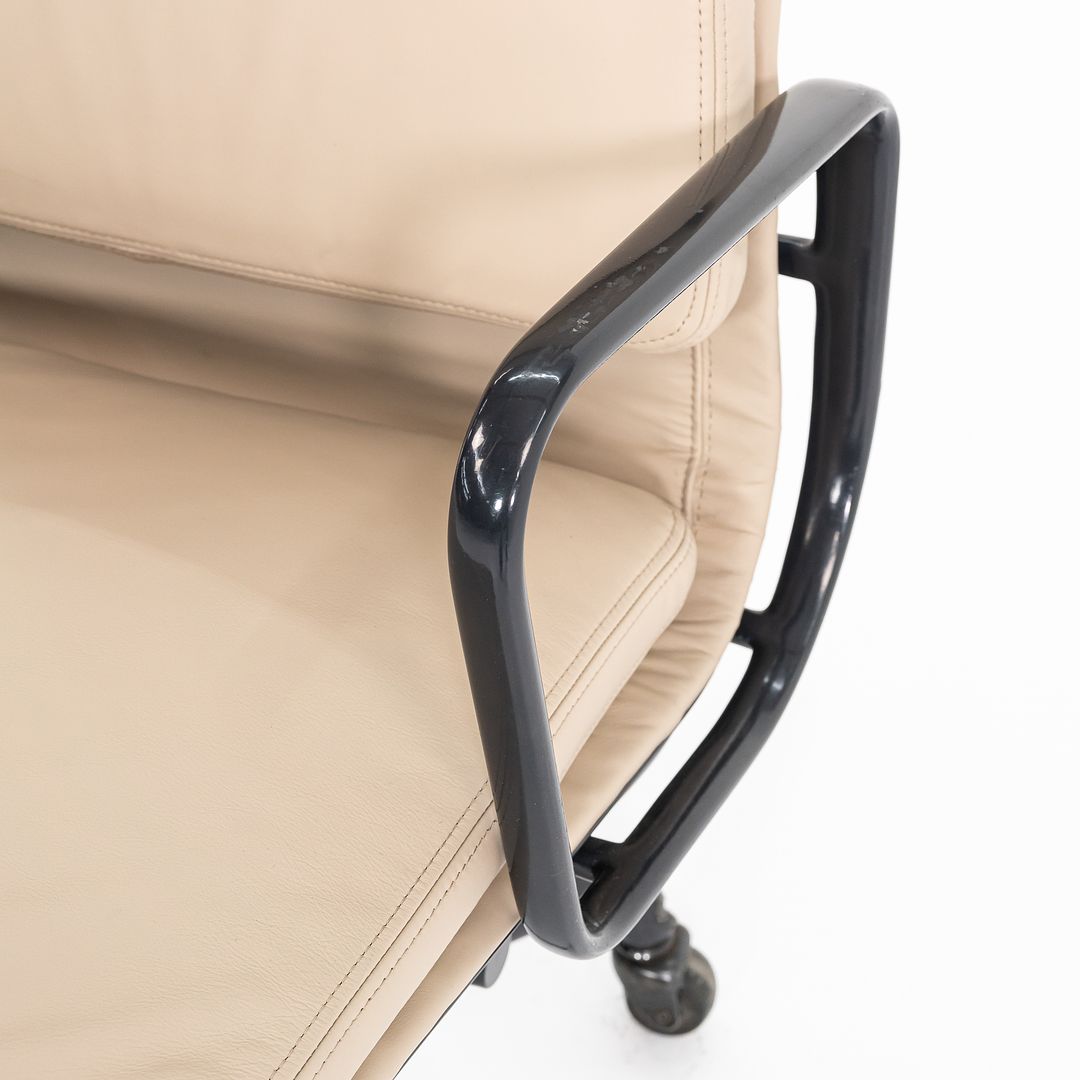 Soft Pad Executive Chair, Model EA219