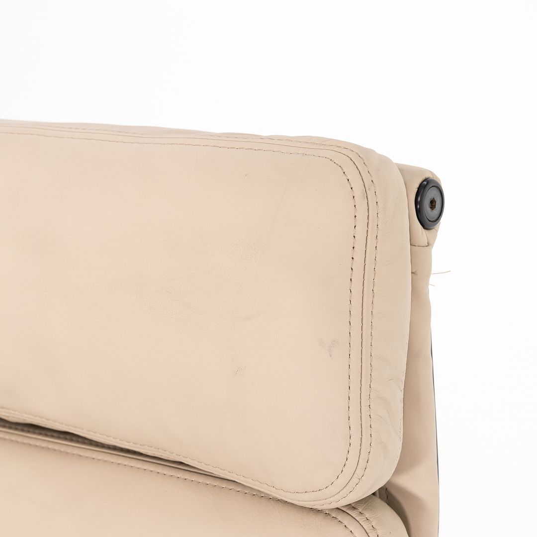 Soft Pad Executive Chair, Model EA219