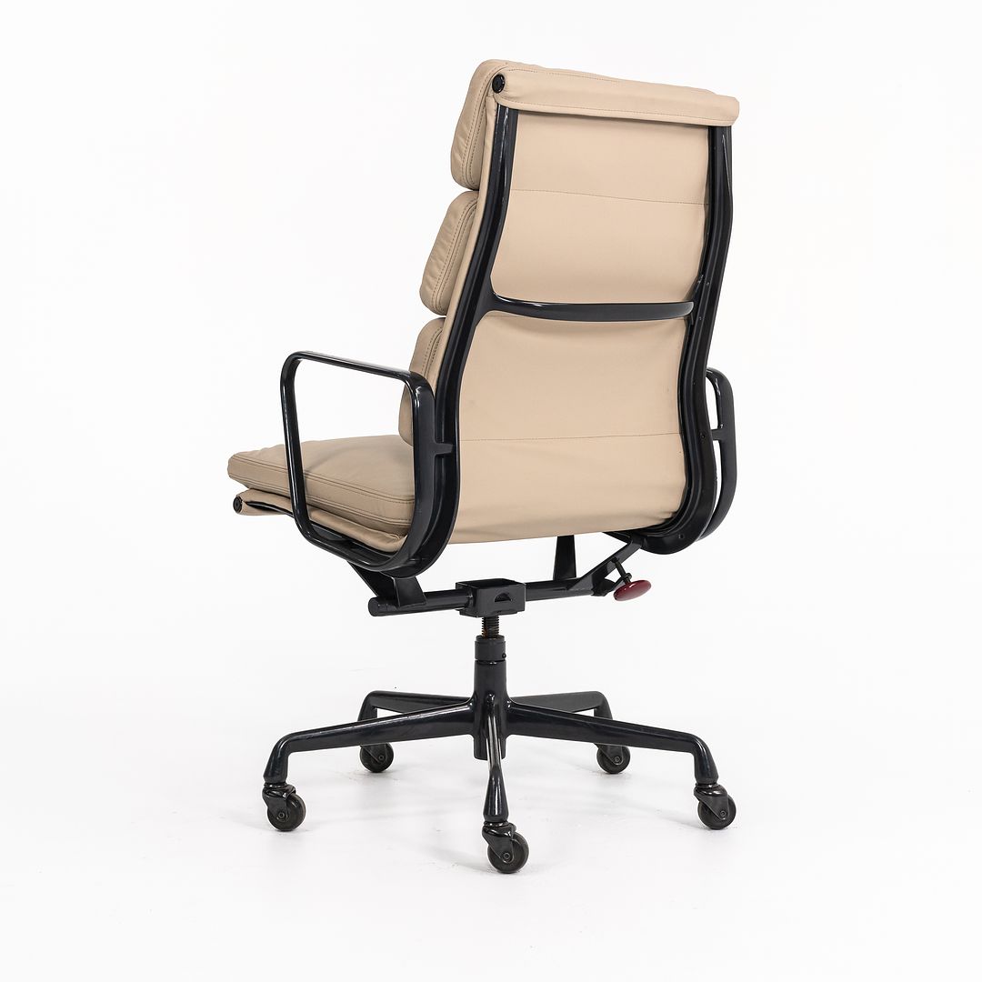 Soft Pad Executive Chair, Model EA219