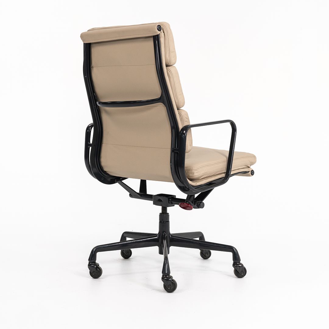 Soft Pad Executive Chair, Model EA219
