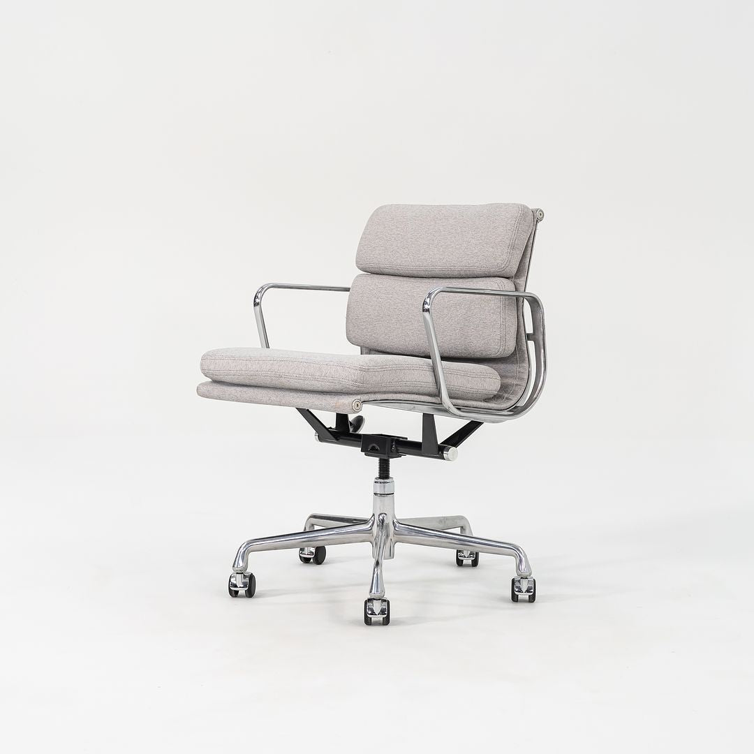 Soft Pad Management Chair, EA435
