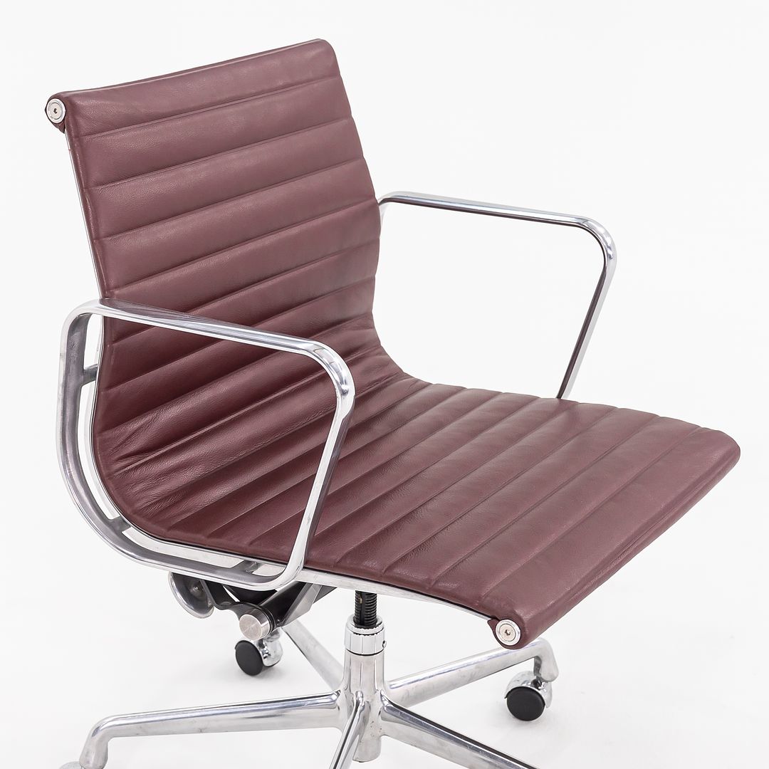 Eames Aluminum Group Management Desk Chair, Model EA335
