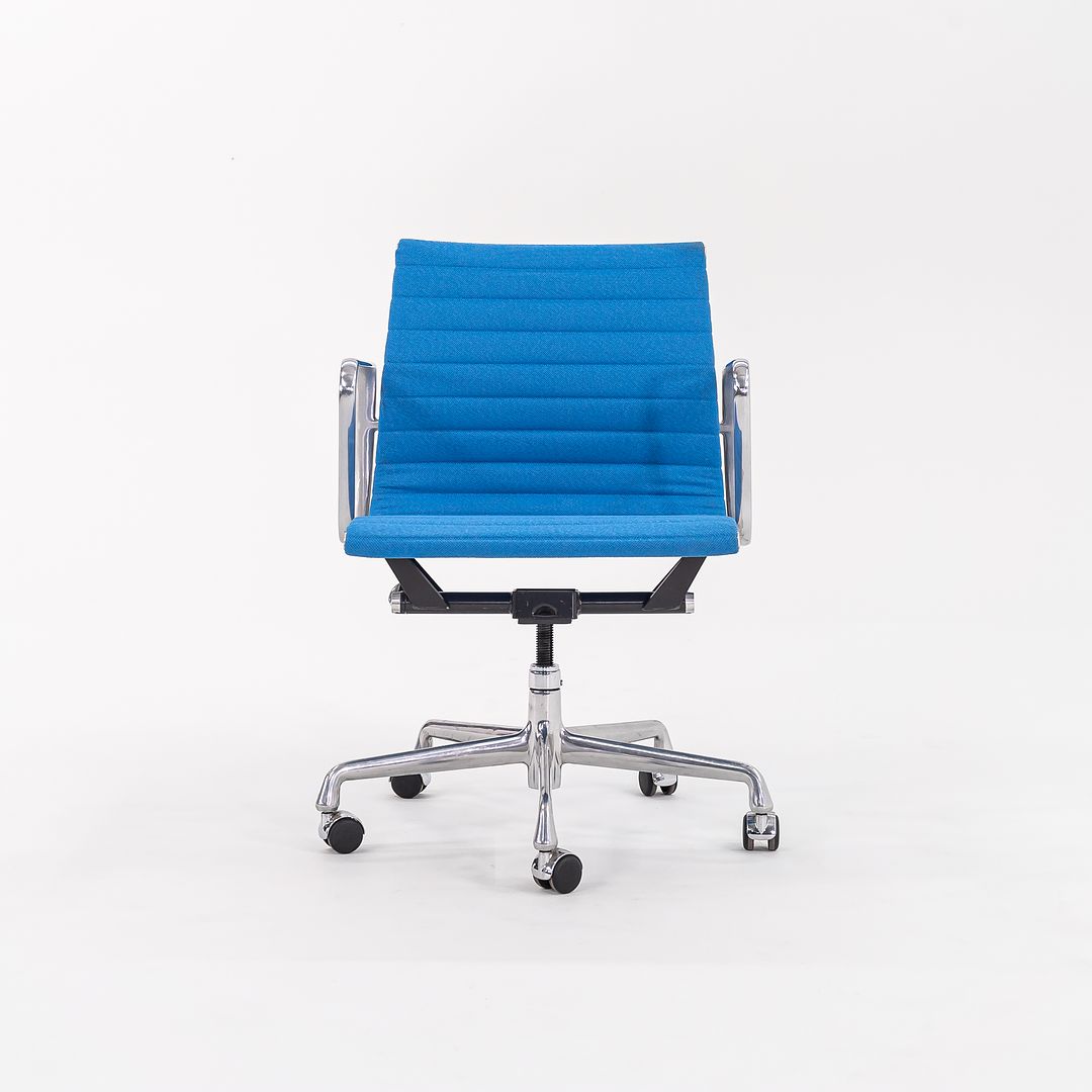 Eames Aluminum Group Management Desk Chair, Model EA335