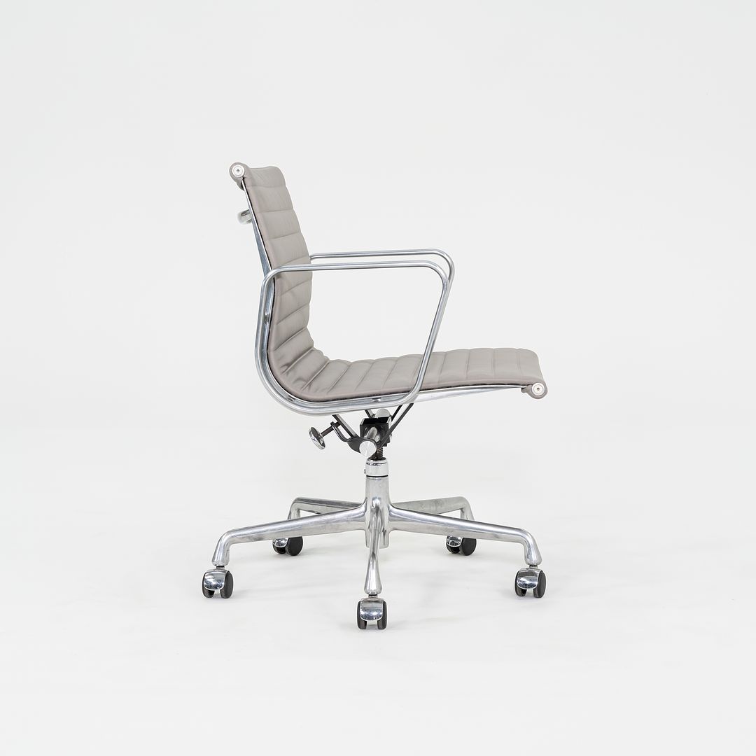 Aluminum Group Management Chair