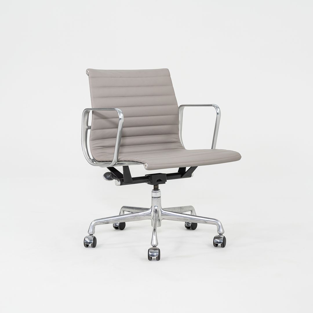 Aluminum Group Management Chair