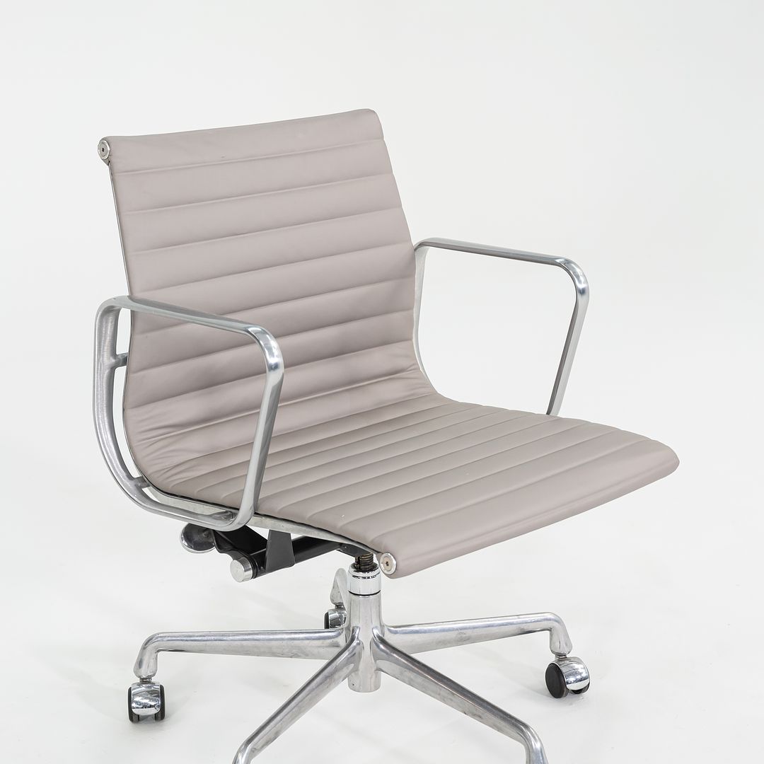 Aluminum Group Management Chair