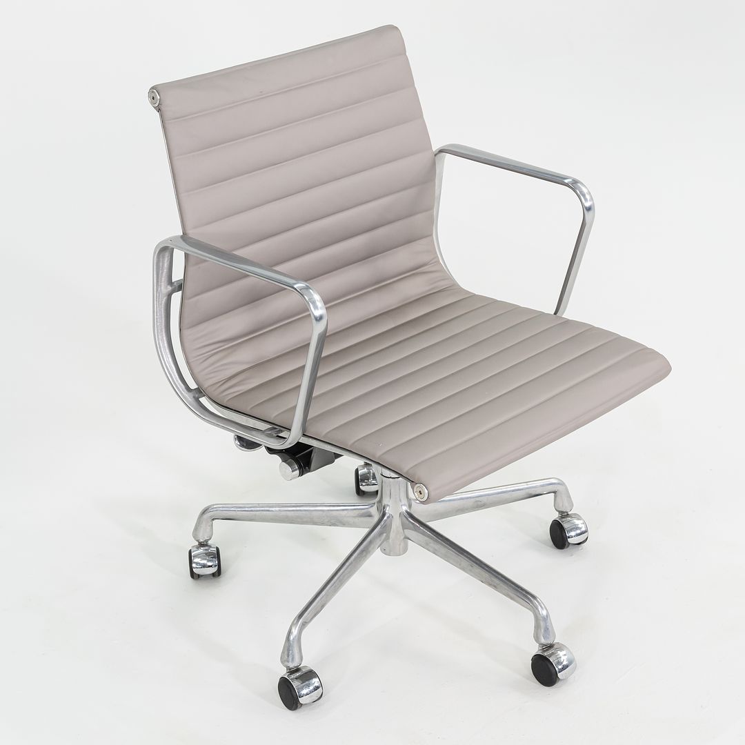 Aluminum Group Management Chair