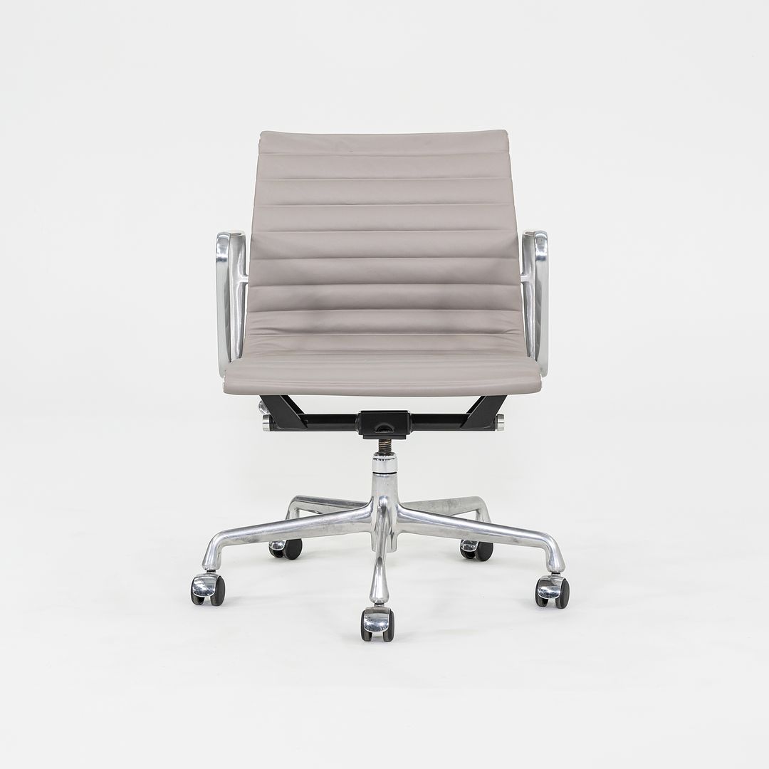 Aluminum Group Management Chair