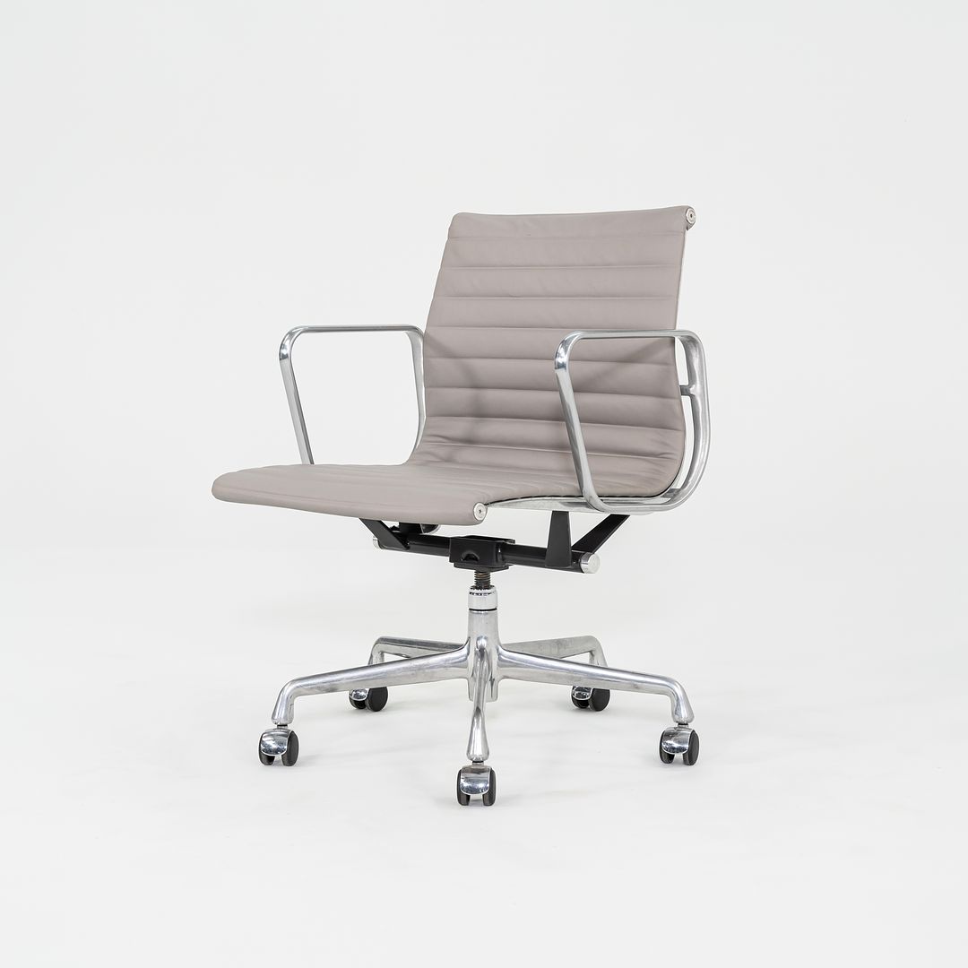 Aluminum Group Management Chair