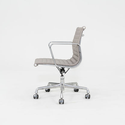 Aluminum Group Management Chair