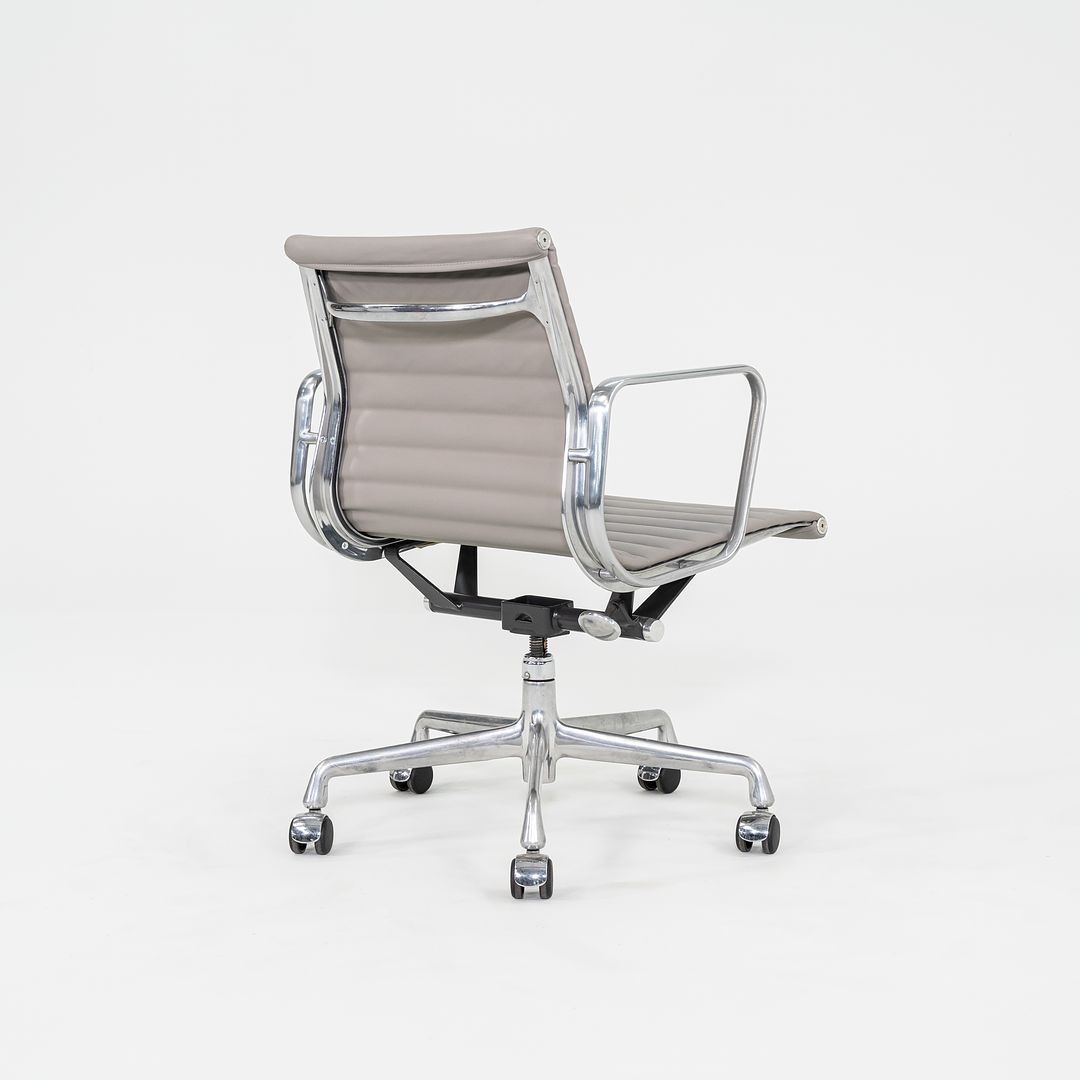Aluminum Group Management Chair