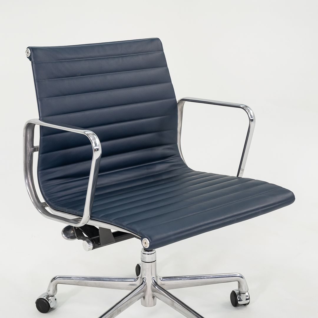 Aluminum Group Management Desk Chair