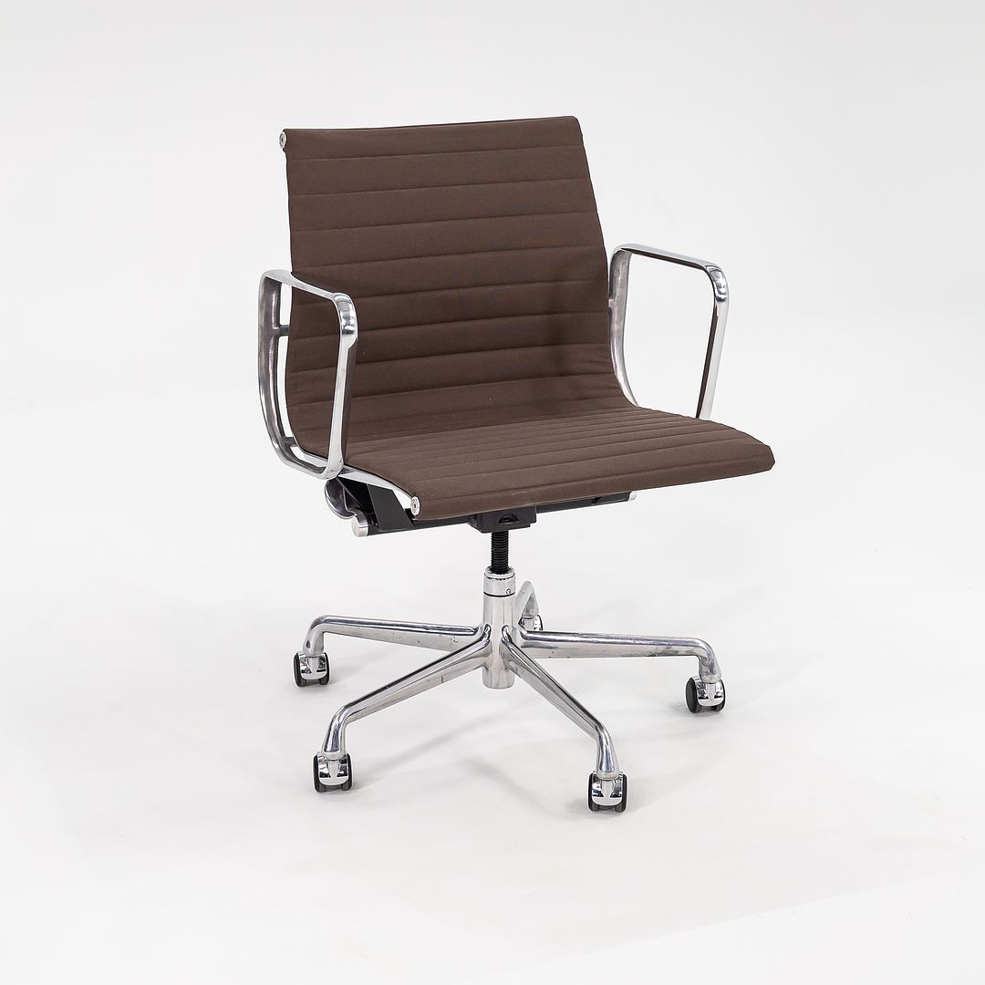 Eames Aluminum Group Management Desk Chair, Model EA335